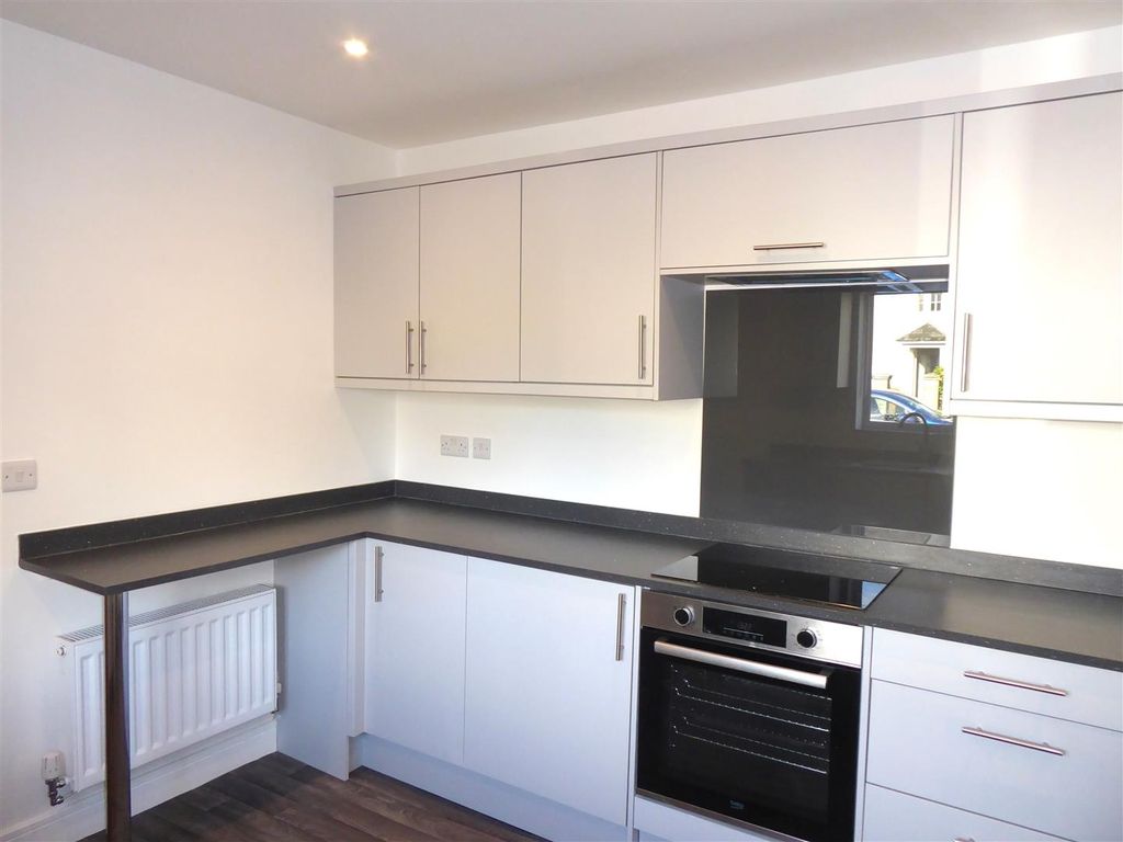 Property photo 3 of 15 Kitchen 3.Jpg
