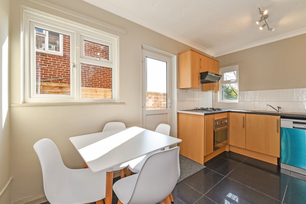 Property photo 2 of 22