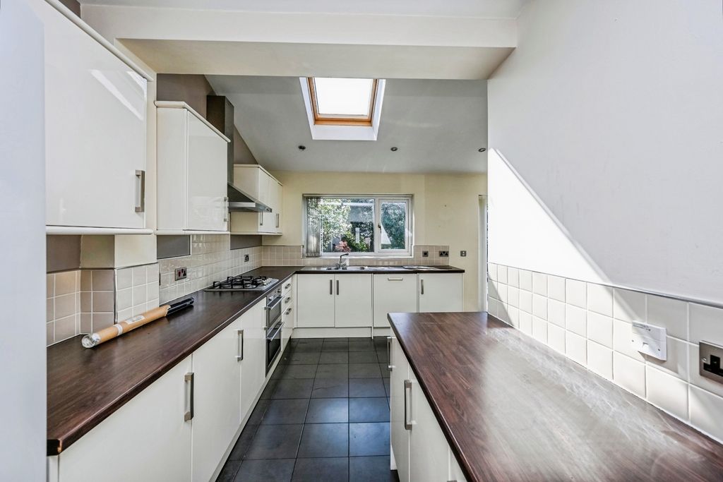 Property photo 3 of 17 Photo