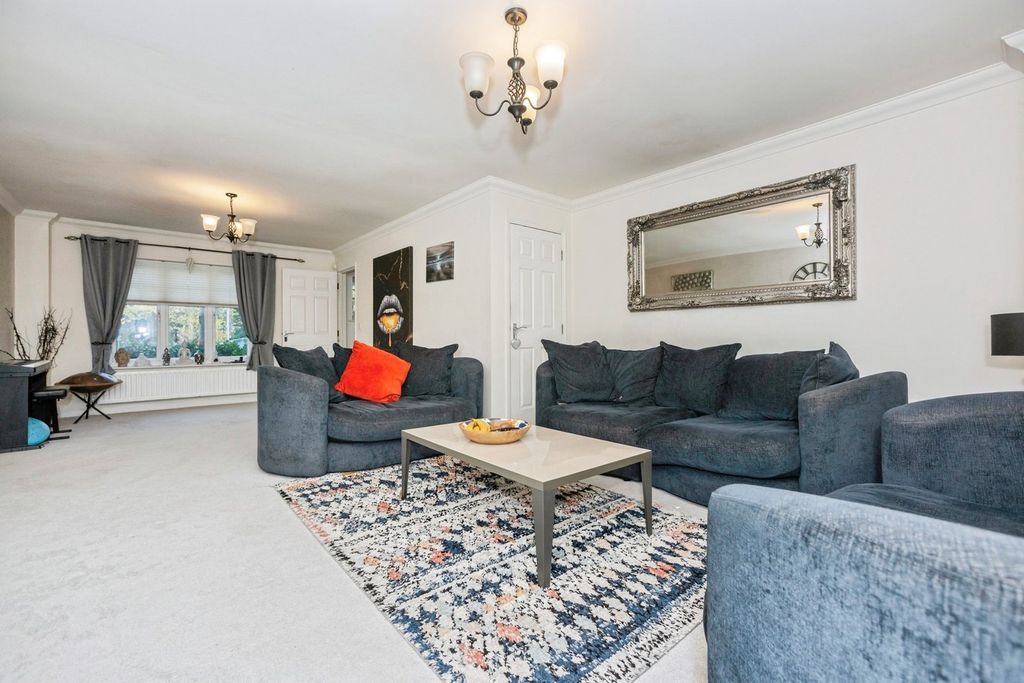 Property photo 3 of 25