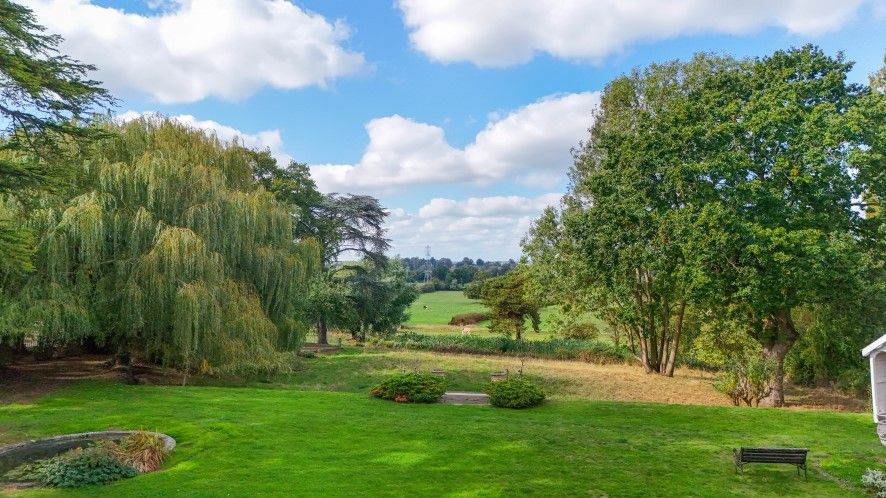 Property photo 2 of 40