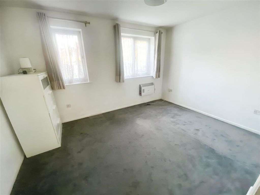 Property photo 3 of 7 Bedroom