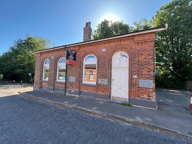 Property photo 1 of 5 An Office Room