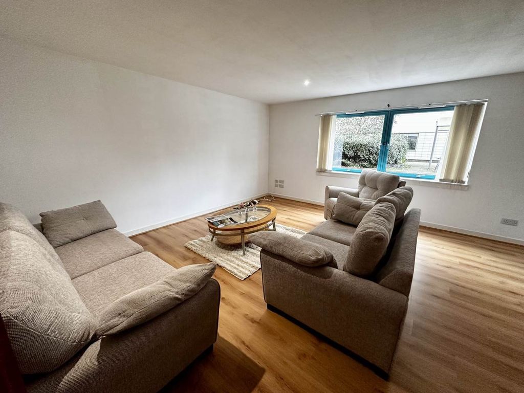 Property photo 2 of 11 Img_3820