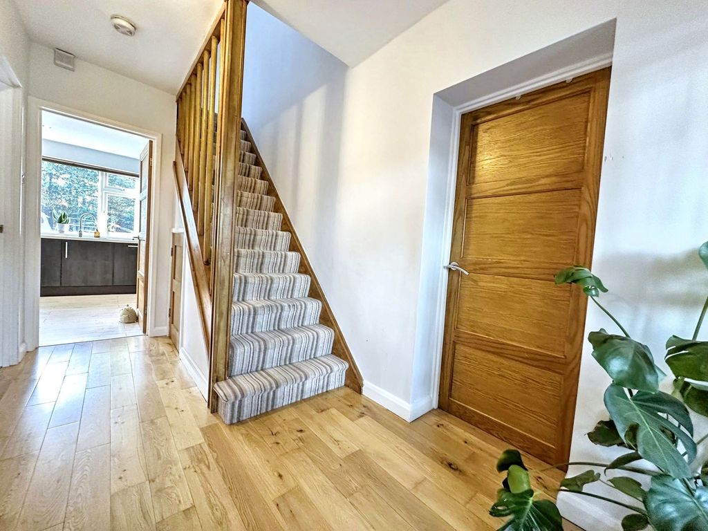 Property photo 2 of 26