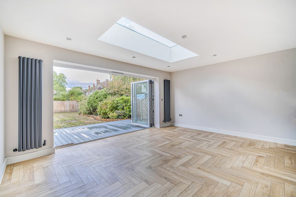 Property photo 3 of 16 1346897-16-68B1A5...