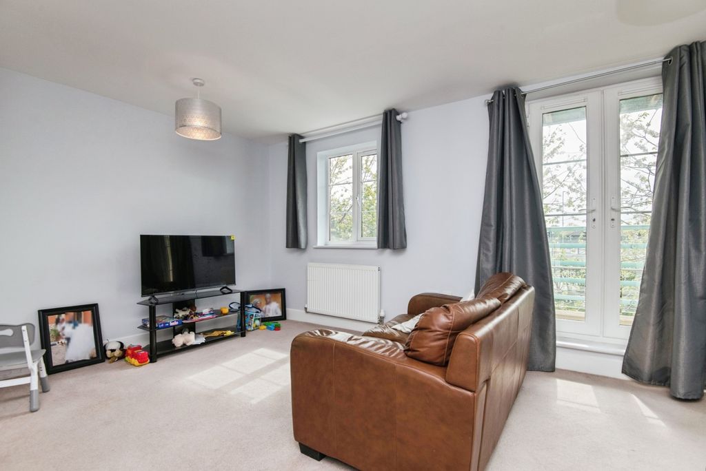 Property photo 2 of 13 Photo