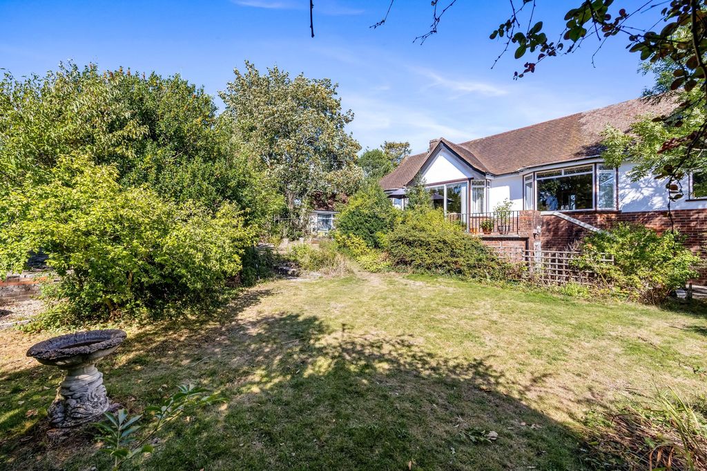 Property photo 3 of 27