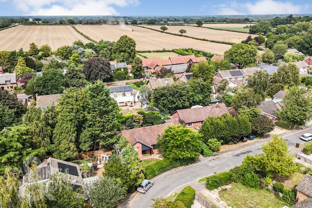 Property photo 2 of 21