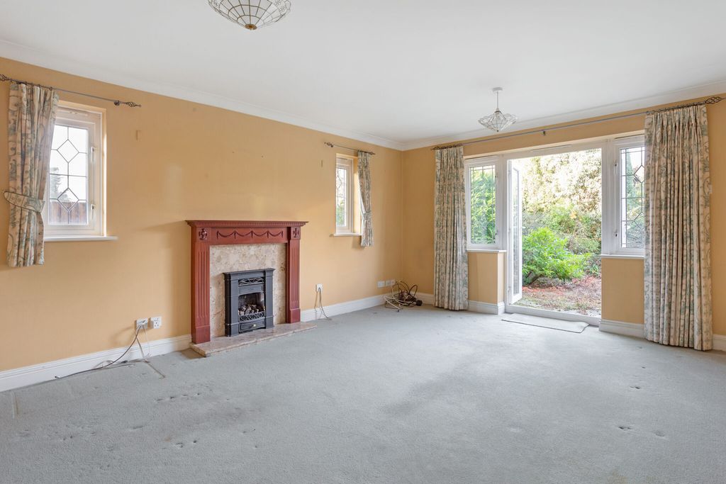 Property photo 2 of 9