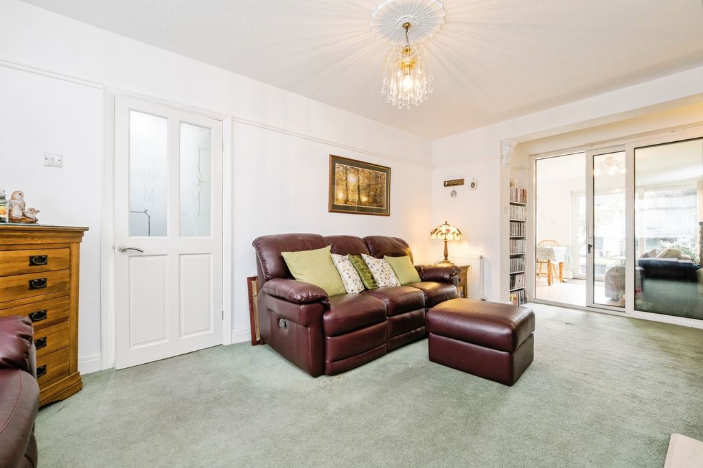 Property photo 2 of 17 Photo
