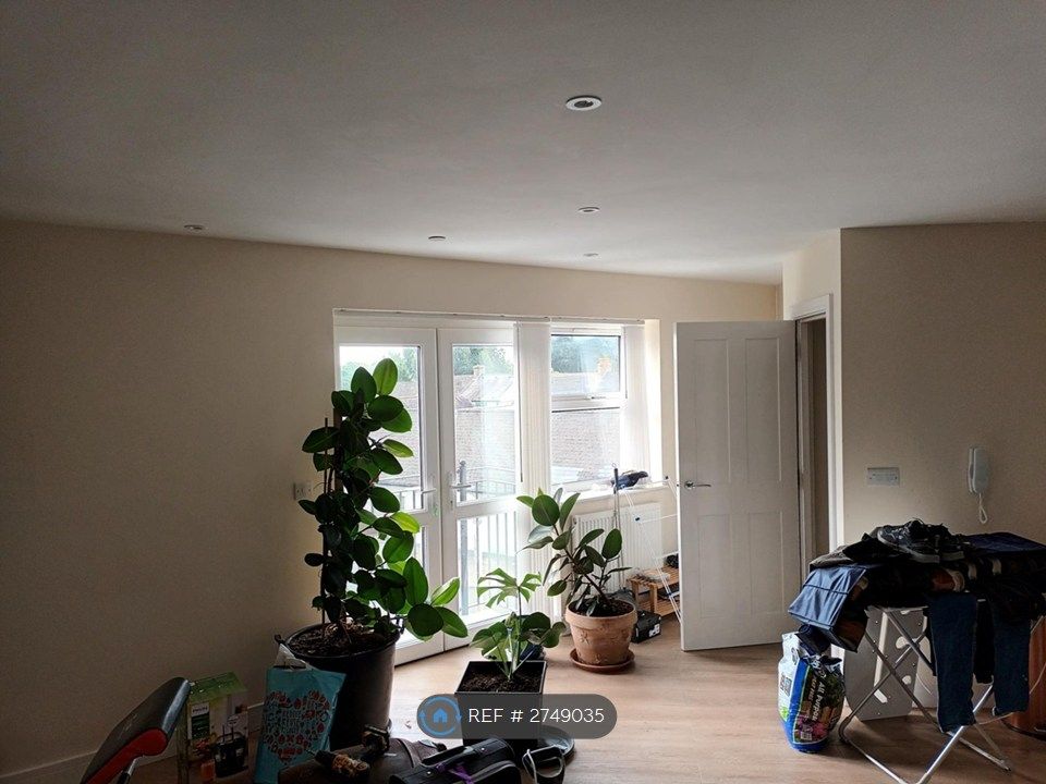 Property photo 2 of 8 Lounge