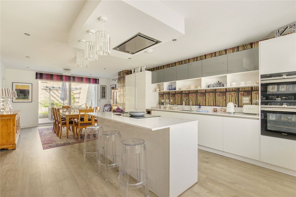 Property photo 2 of 16 Kitchen