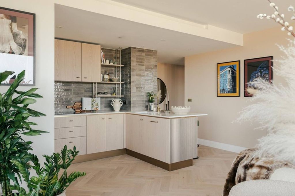 Property photo 1 of 22