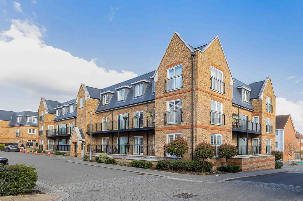 Property photo 1 of 33