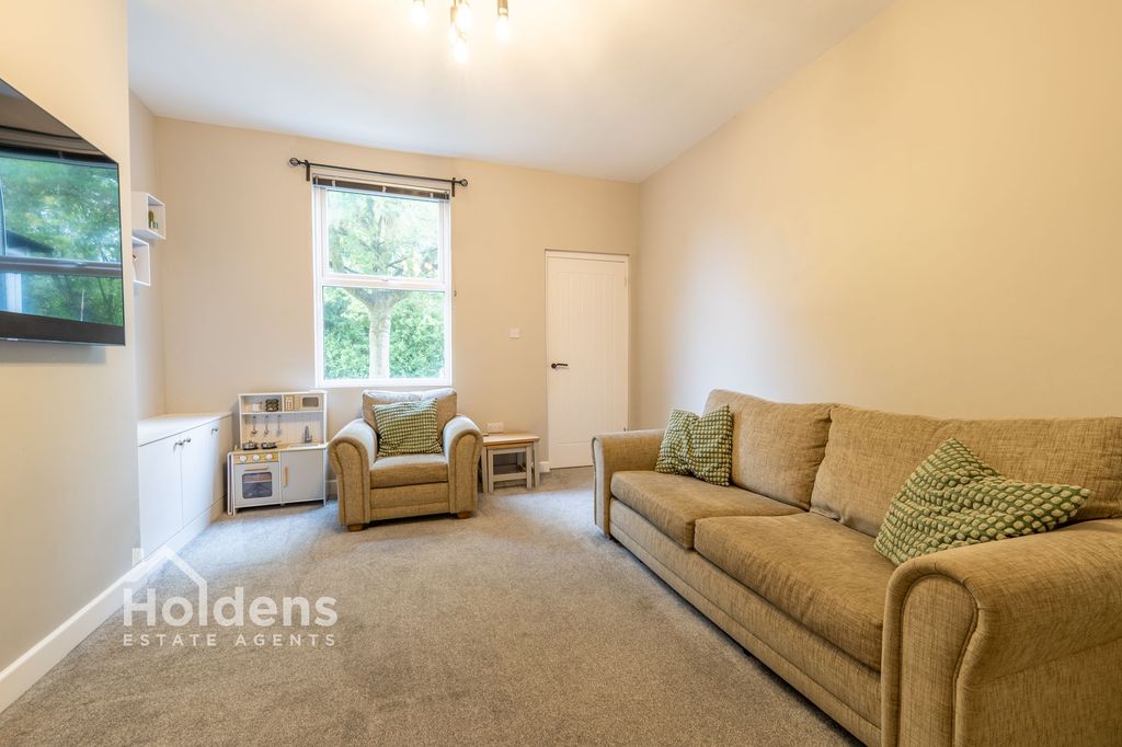 Property photo 3 of 19