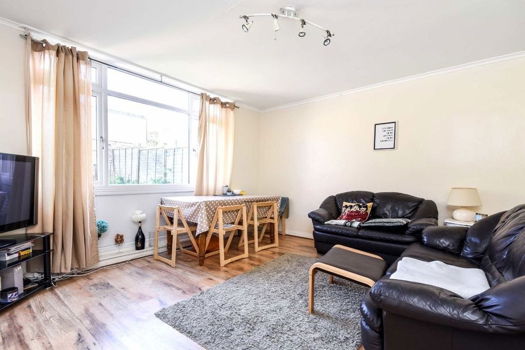 Property photo 1 of 4