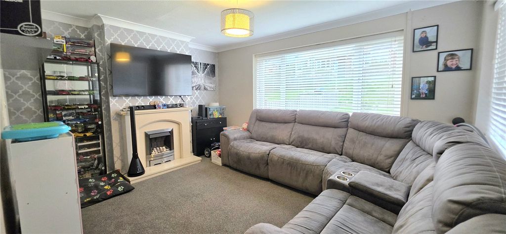 Property photo 2 of 15 Picture No. 14