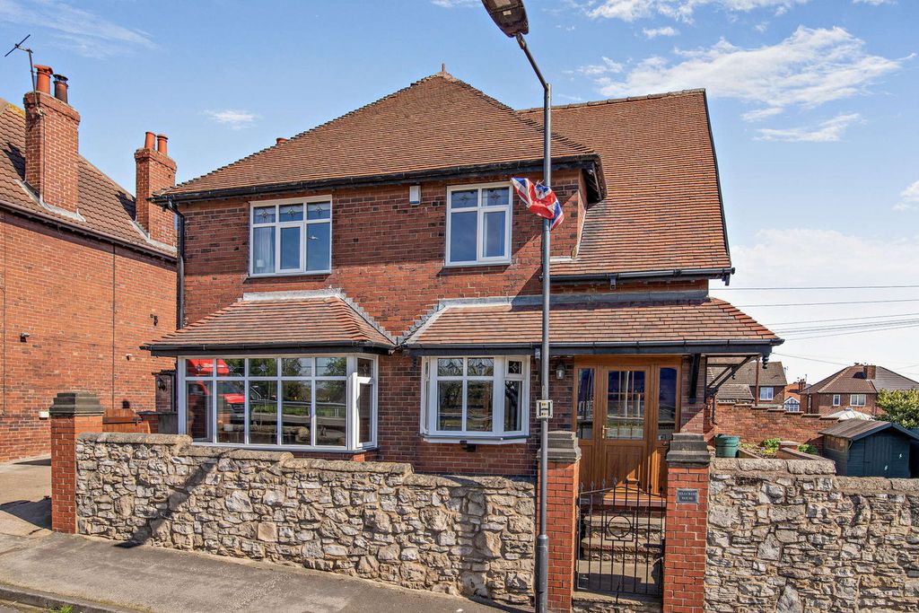 Property photo 1 of 29