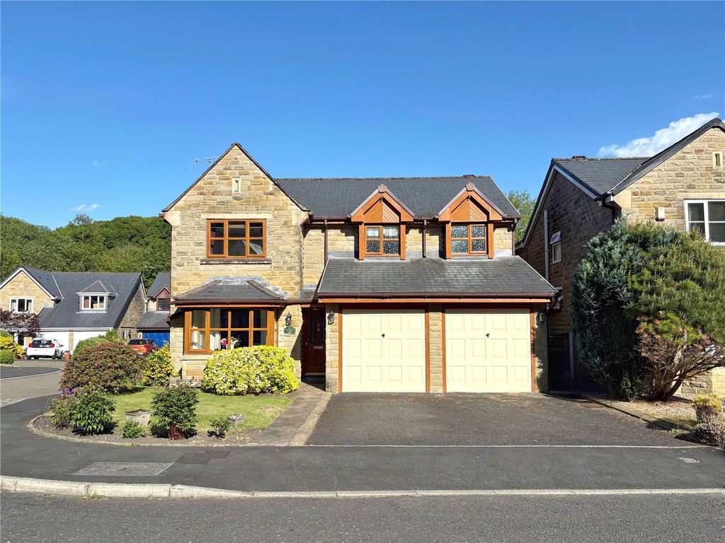 Property photo 1 of 27 Large Detached Home