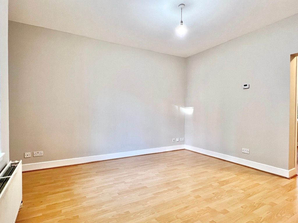 Property photo 3 of 11 Photo 3