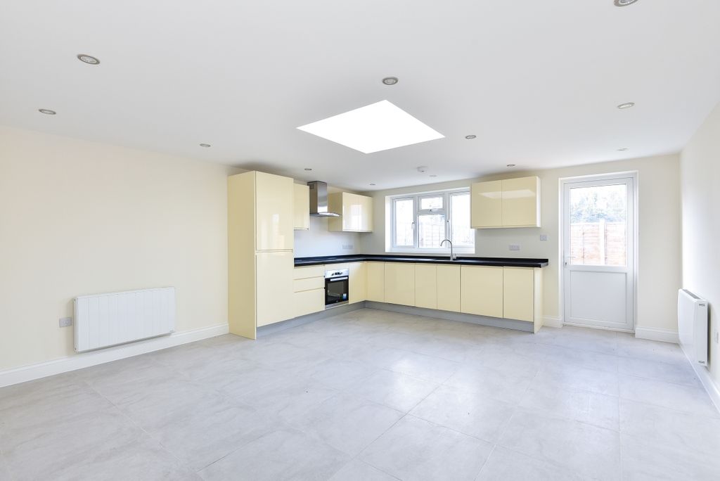Property photo 3 of 6 391083 (3)