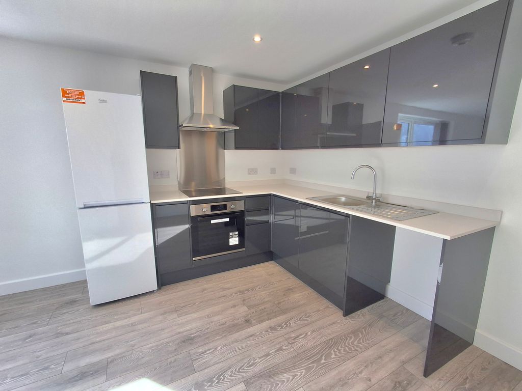 Property photo 1 of 8 Kitchen
