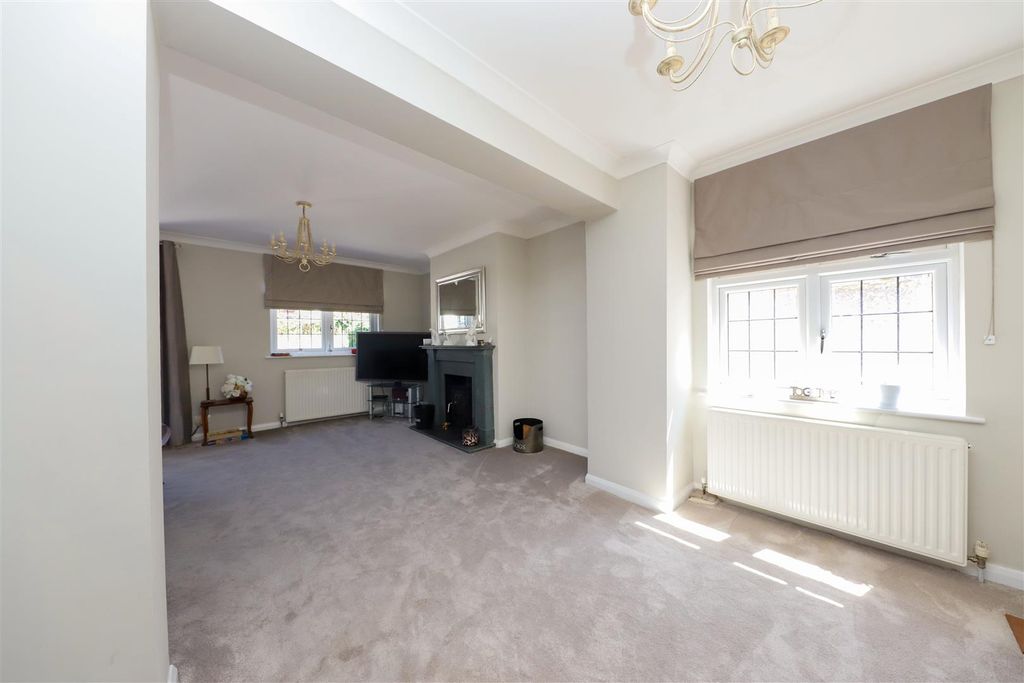 Property photo 3 of 4