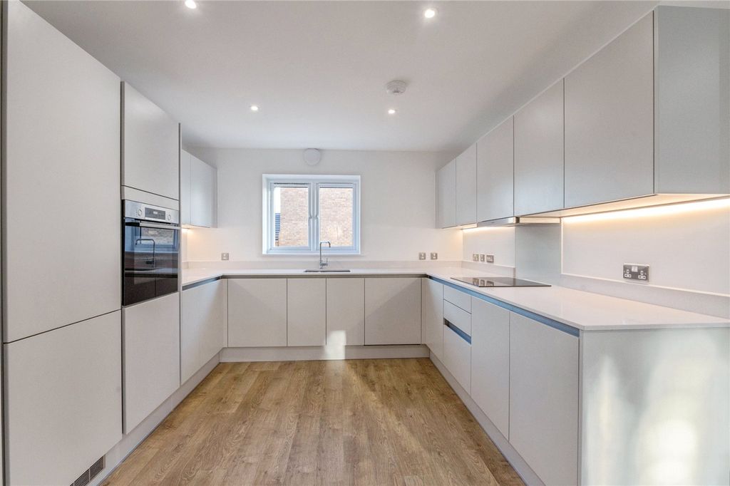 Property photo 2 of 15 Kitchen