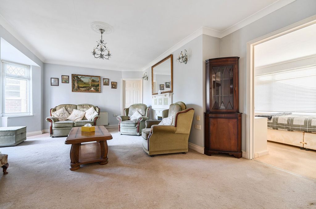 Property photo 2 of 20