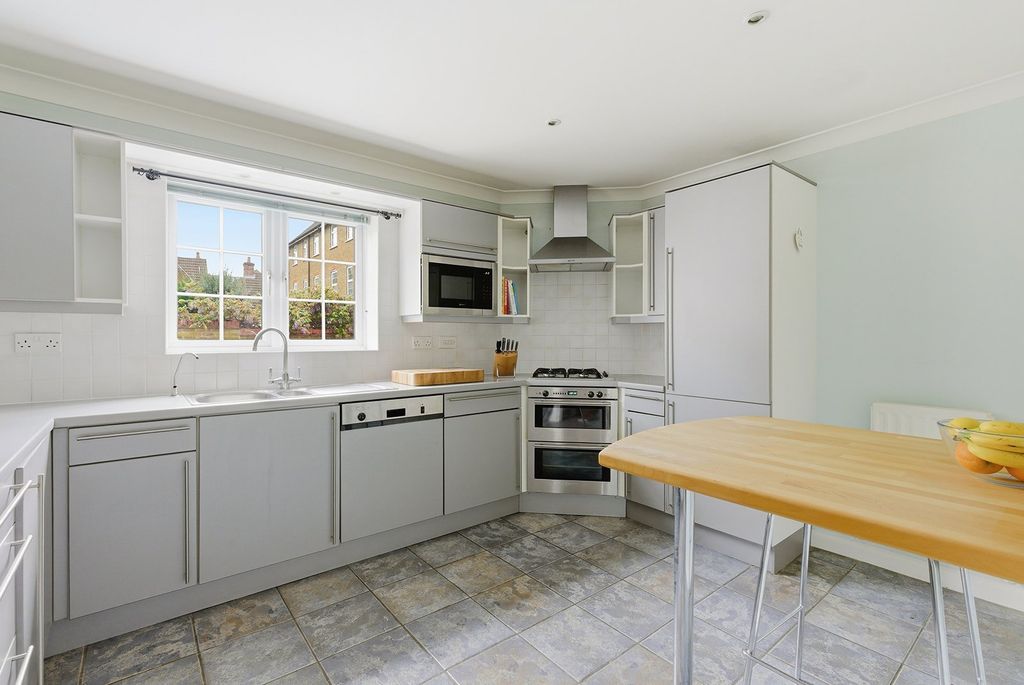 Property photo 2 of 16 Picture No. 10