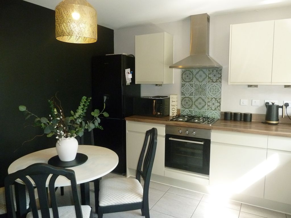 Property photo 2 of 11