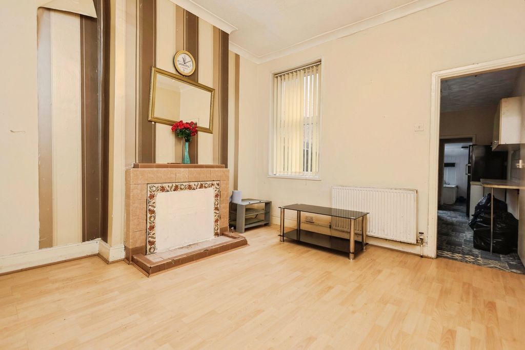 Property photo 3 of 9 Pbox-Img.Jpg