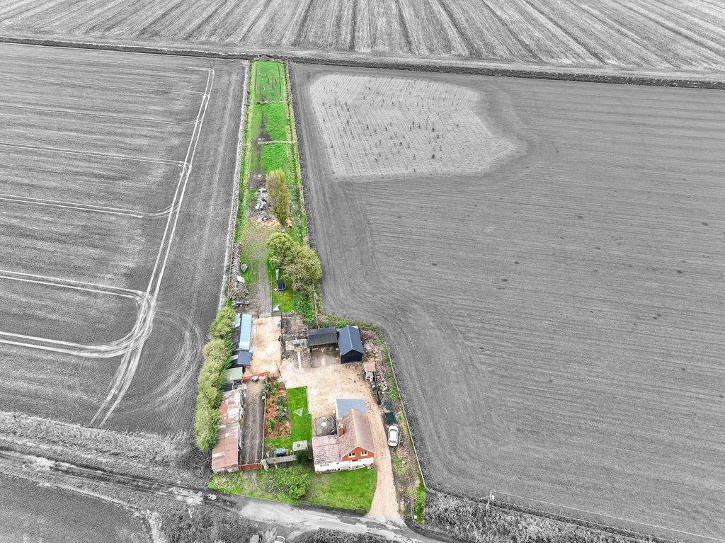 Property photo 1 of 32