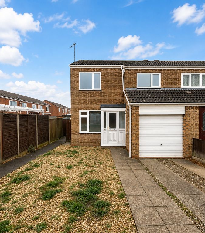 3 bed semi-detached house to rentRidge Nether Moor, Swindon SN3