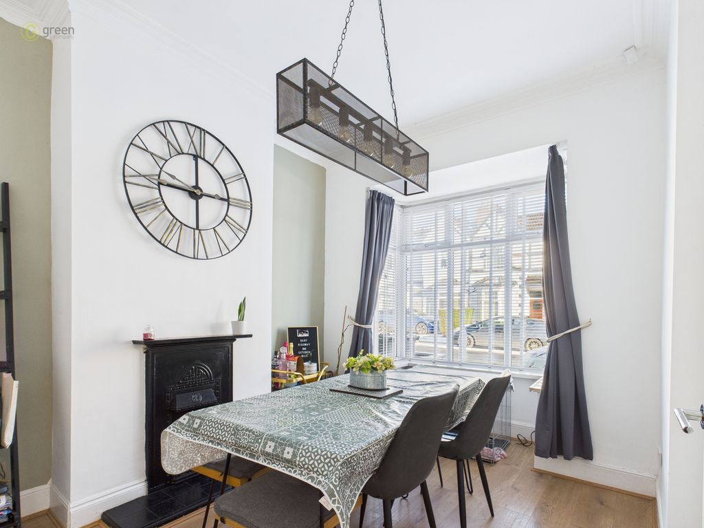 Property photo 3 of 37