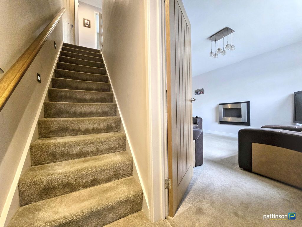 Property photo 2 of 34