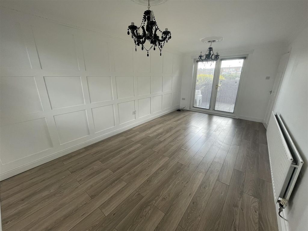 Property photo 3 of 11 107 Gain 9.Jpg