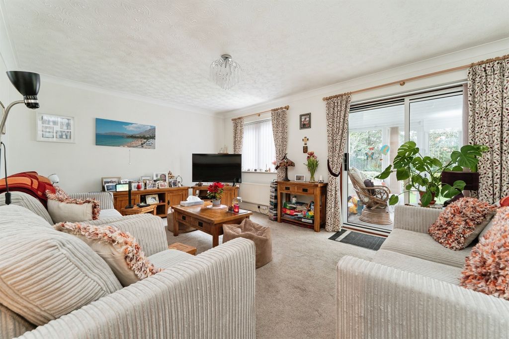 Property photo 3 of 19