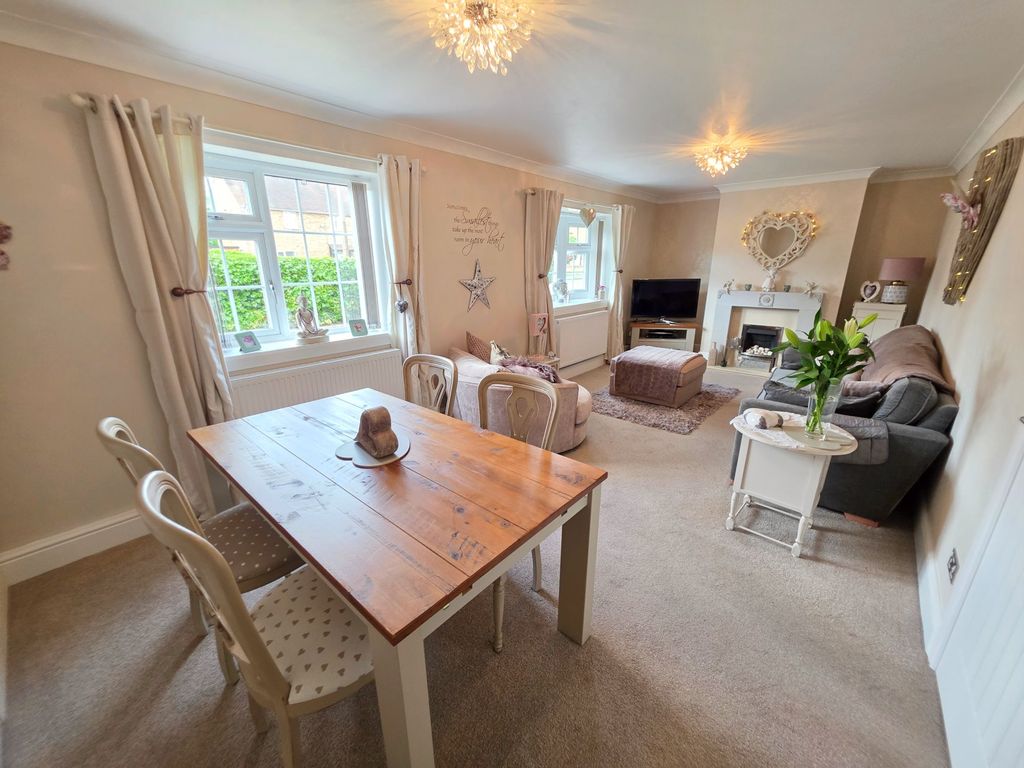Property photo 2 of 35