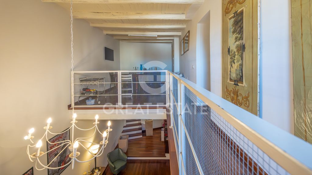 Property photo 3 of 25 Interiors