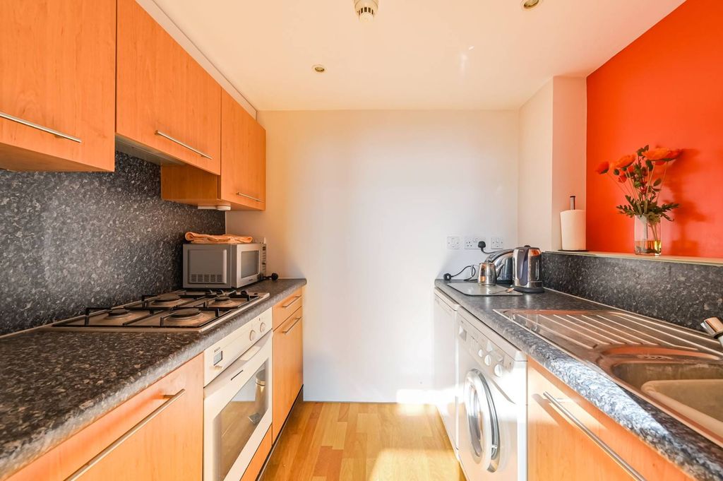 Property photo 2 of 14