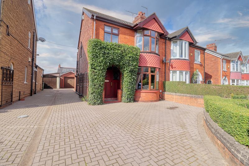 Property photo 1 of 15 Frontal