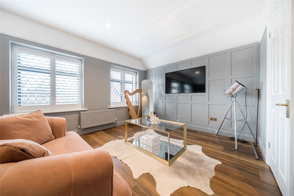 Property photo 3 of 35 Picture No. 04