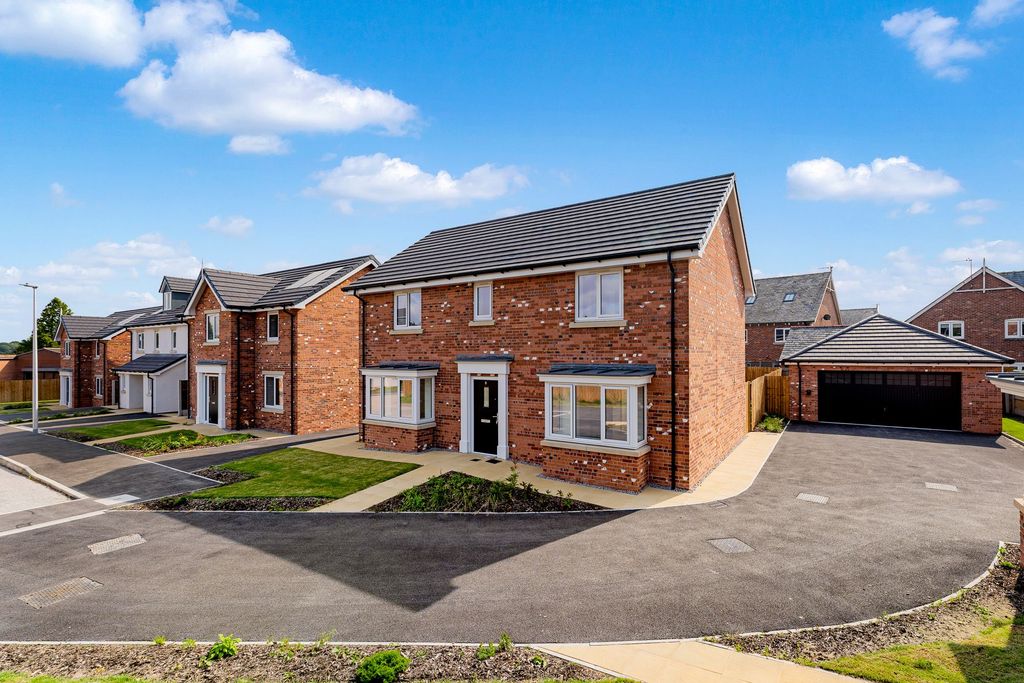 Property photo 1 of 32