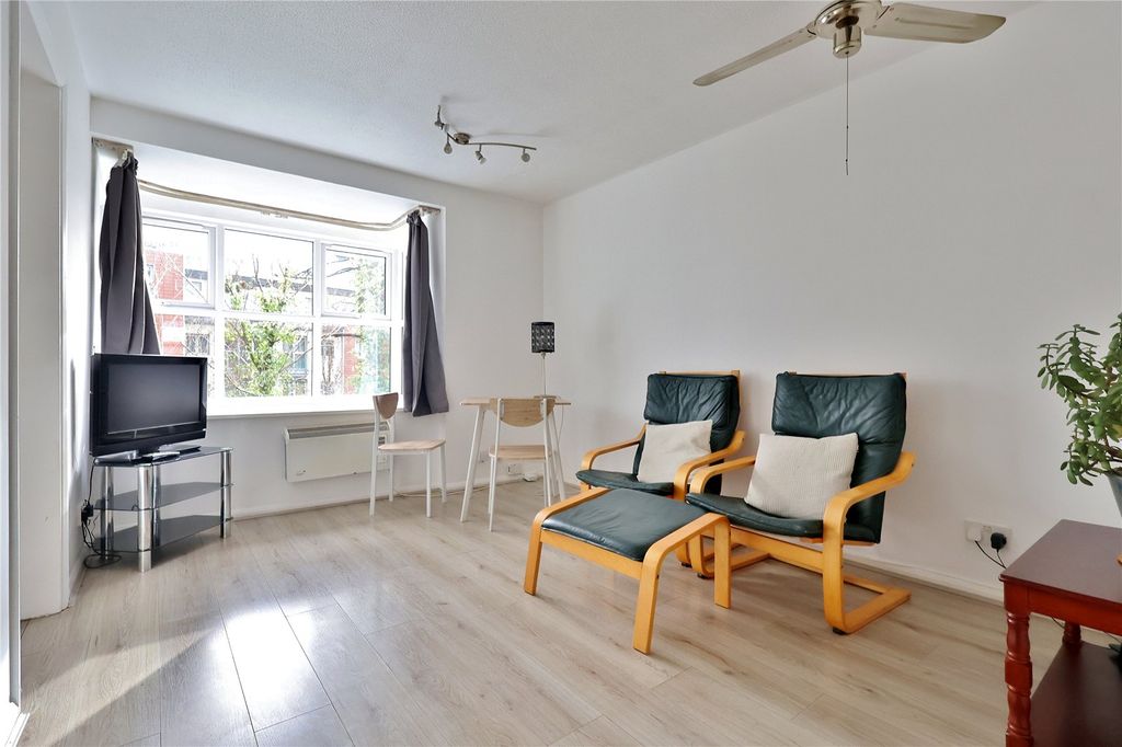 Property photo 2 of 9 Picture 2