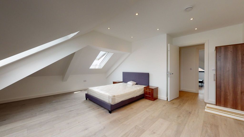 Property photo 3 of 13 Bedroom