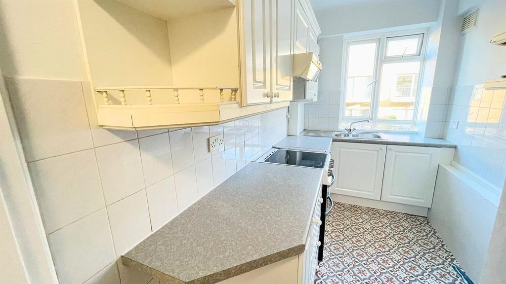 Property photo 2 of 9 Kitchen.Jpg