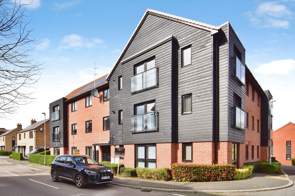 Property photo 1 of 19 Front View