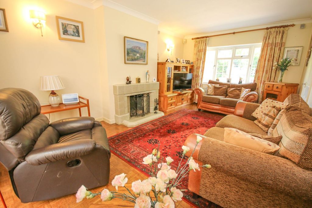 Property photo 3 of 23